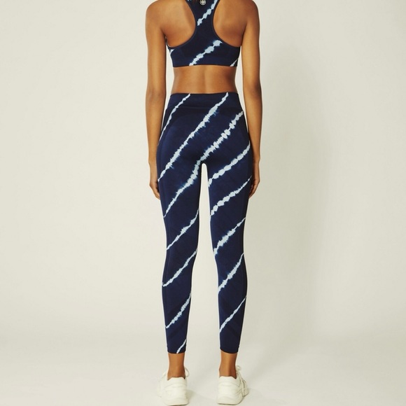 Tory Burch, Tory Sport High Rise Shibori Seamless 7/8 Legging.  XS.  Runs Small. - Picture 3 of 6